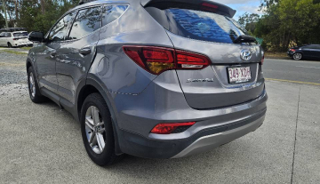 2016 Hyundai Santa Fe  auto low kms 7 seats easy finance 6.jpg